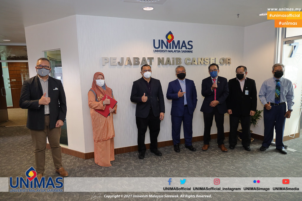 Majlis Serah Tugas Pengarah Pusat Pembangunan dan Khidmat Teknologi Maklumat